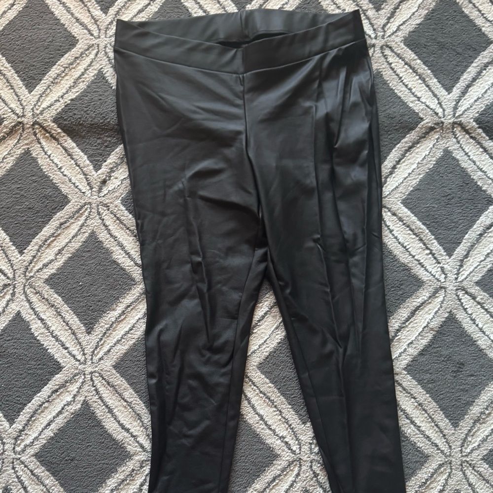 Torrid Black High-Waisted Leggings with Elastic Waistband